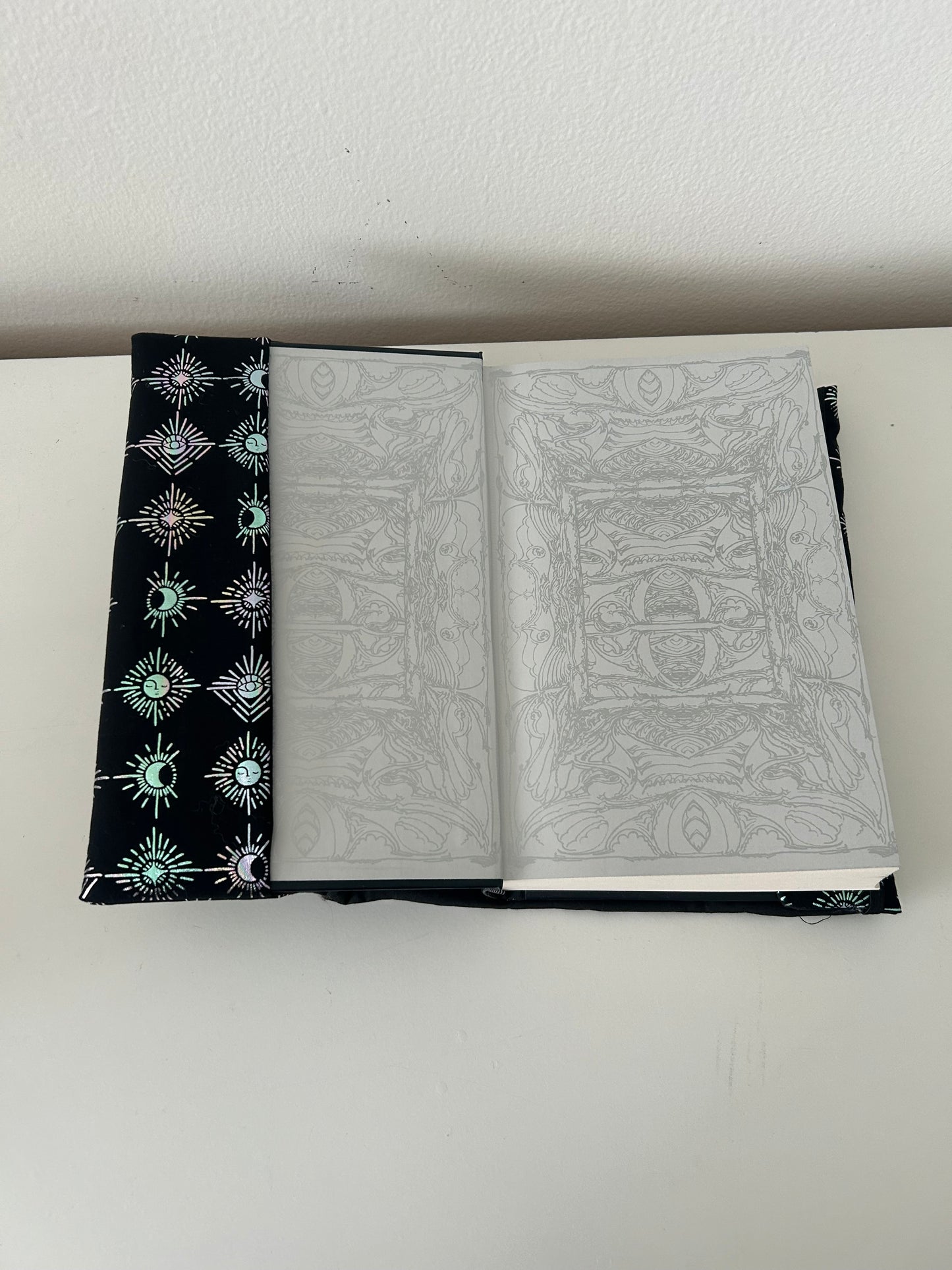 Holographic Adjustable Book Cover