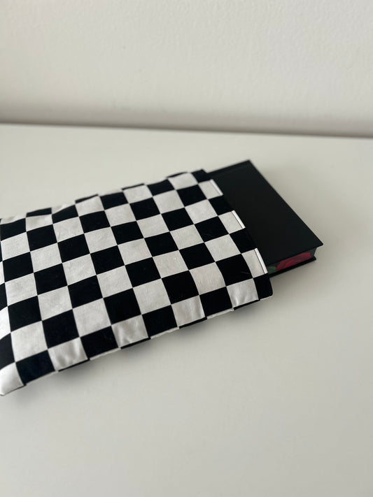 Black Checkered Vertical Booksleeve