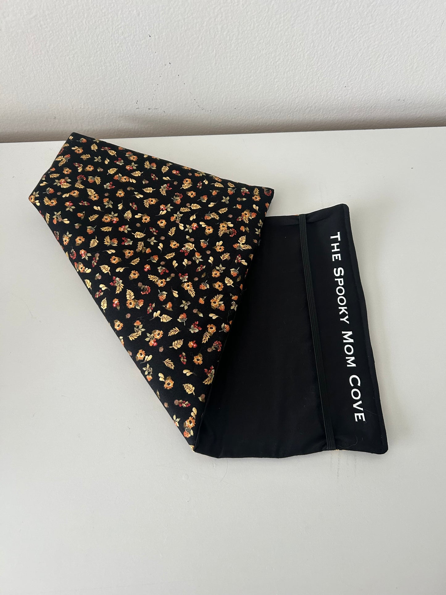 Black Floral Adjustable Book Cover