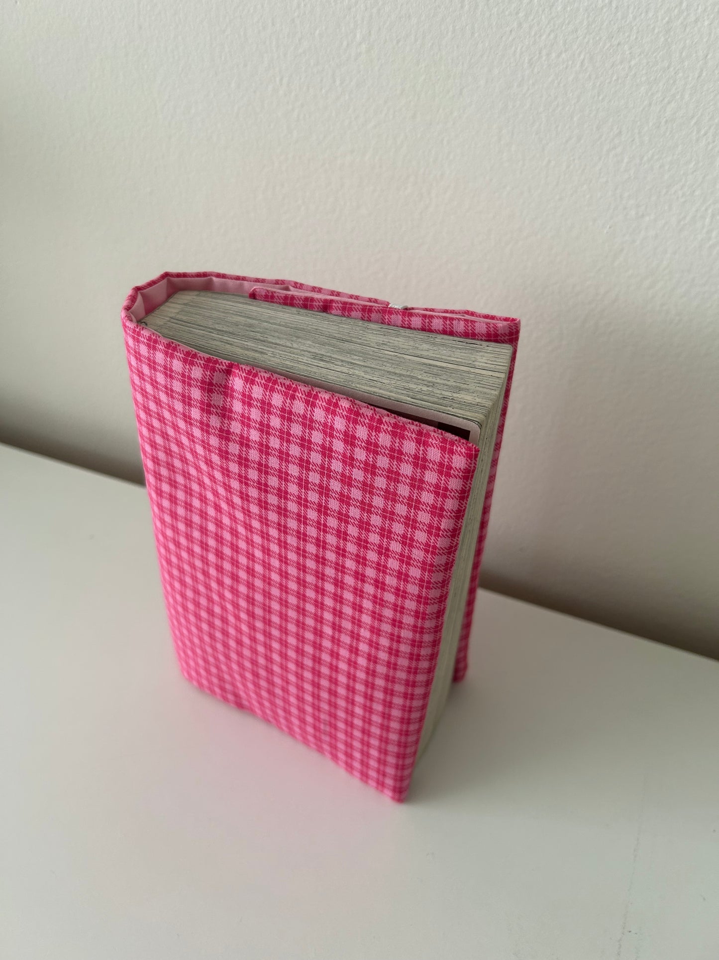 Hot Pink Plaid Adjustable Book Cover